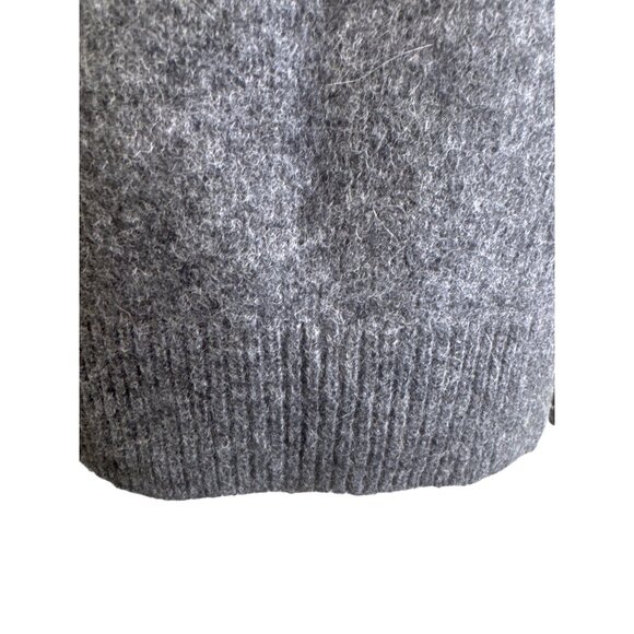 Uniqlo Small Wool V-Neck Sweater Gray - Picture 12 of 16